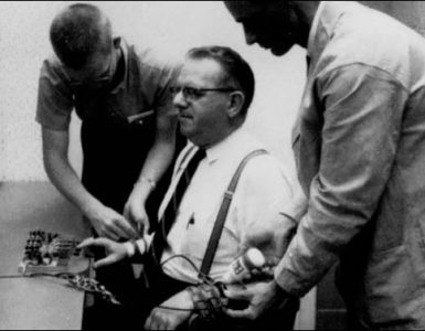 Halka Ateş Açan Askerler ve Milgram Deneyi
