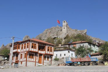 Gözlerden Irak Bir Belde: SİVRİHİSAR