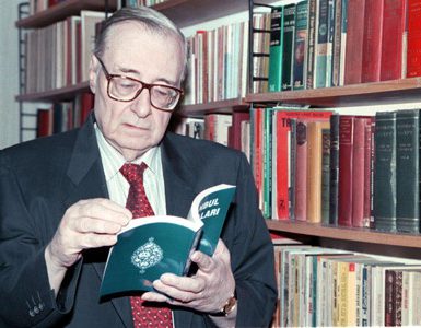 Yılmaz Öztuna