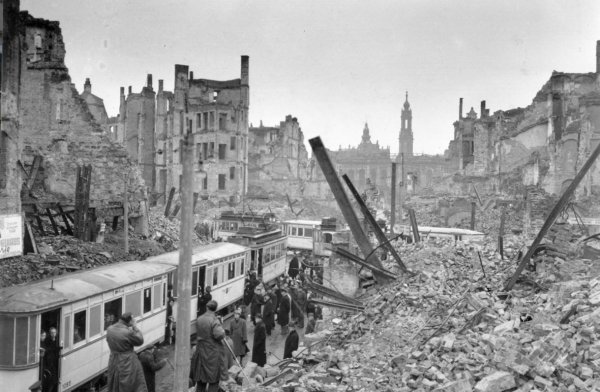 Dresden bombardımanı