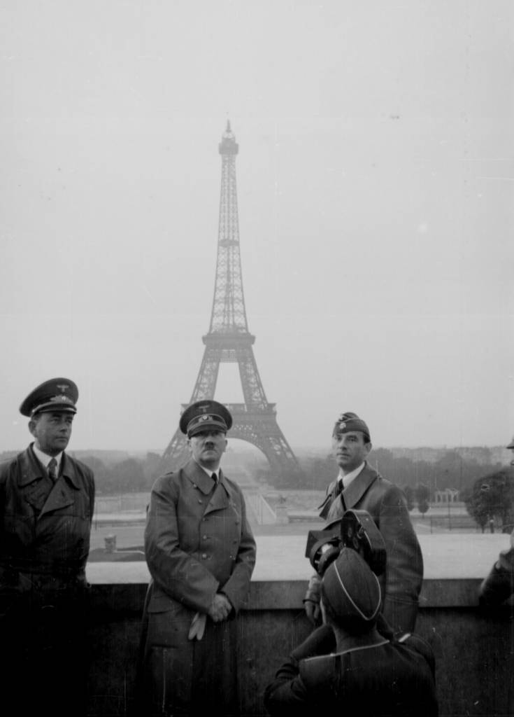 Adolf Hitler Paris'te