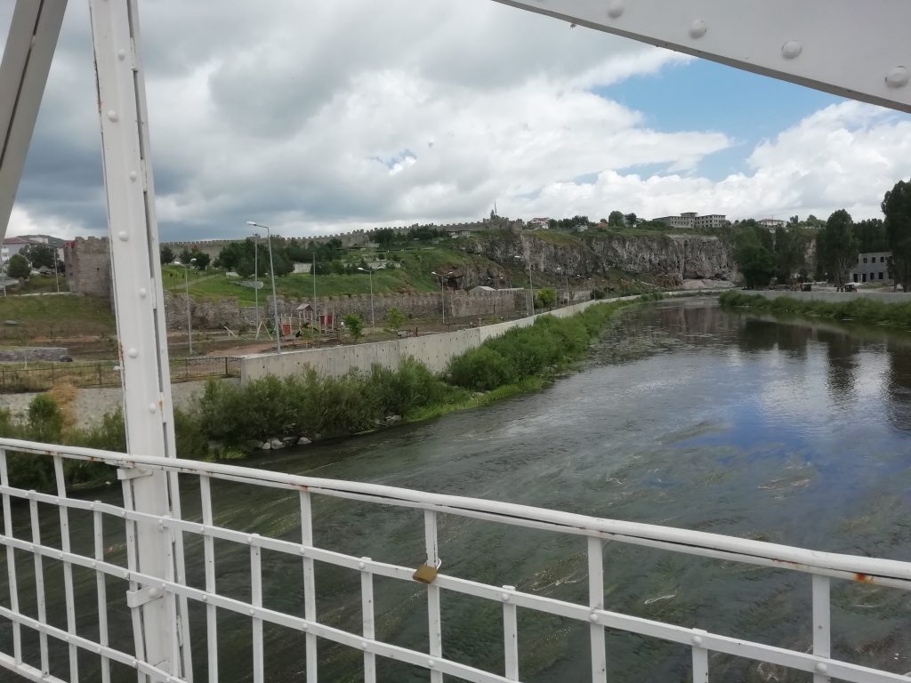 Kars Kalesi ve Kür Nehri